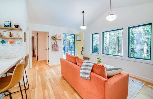 Peaceful Mendocino Cottage Surrounded By Redwoods - Photo 1