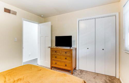 Geneva Lake Adventures Family Retreat with Patio - Foto 16