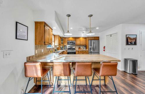 Tahoe Retreat with Decks and Separate Studio - Foto 13