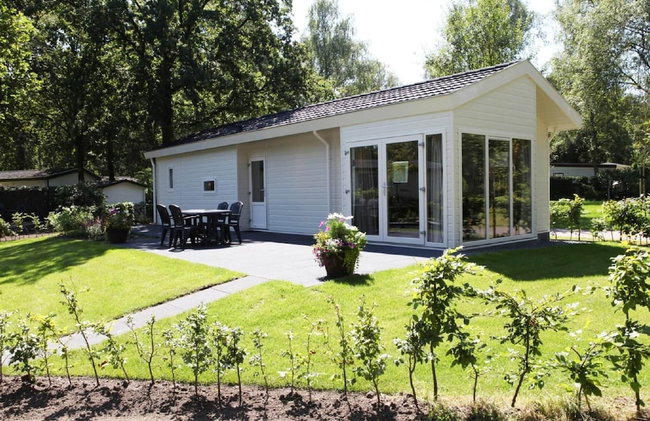 Cozy Chalet in a Holiday Park - Foto 21