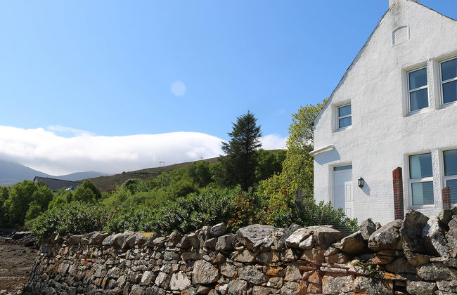 2 bedroom House in Isle with garden - Photo 1