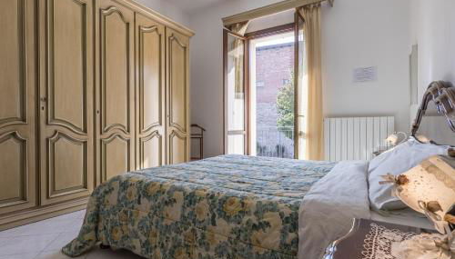 Francesca Apartment in Sassuolo - Affitti Brevi Italia - Foto 5, wardrobe, heating