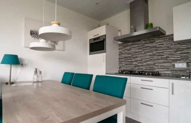 Well-kept Chalet on the Water - Foto 10