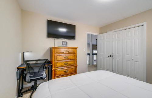 Spacious and Serene Lake Ridge Retreat with Game Room! - Foto 18