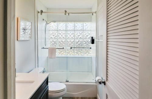 Coastal Bliss 3Bdr with Pool, Game Room, Lanai - Foto 54