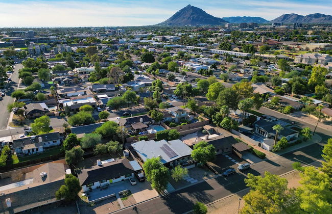 Sundrenched by Avantstay Pool, Mins to Old Town - Foto 46