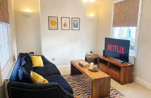 Stylish Townhouse in Leamington with parking - Foto 2