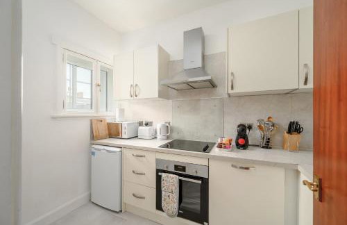 Historic Apartment in Old Town - Photo 8