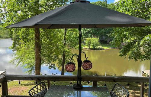 Charming Romantic Lakefront Cottage or Guest Room Depending on Availability Near Golf - Foto 22