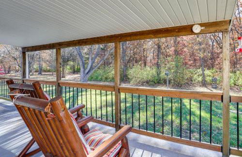 Charming Paris Home with Porch Hunt and Unwind! - Foto 23