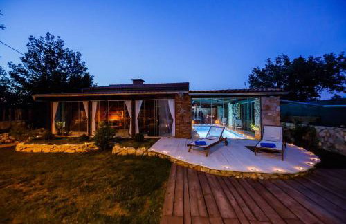 Rustic villa Radosic with indoor pool - Foto 16