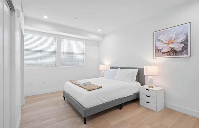 Not Affected by the Fire/modern 5BR Home With Full Amenities & Parking #2 - Foto 14