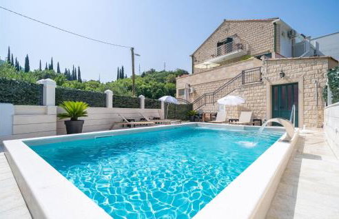 Lovely Apartment In Dubrovnik With Wifi - Photo 2