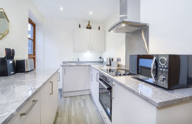 Reubens Court and City Apartments - Photo 11