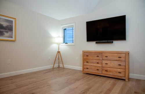 New Farmhouse, King Beds, Game Room, Hot Tub & View! - Foto 66