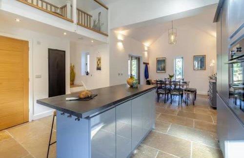 Stunning Barn with Hot Tub on a Secluded Farm - Foto 2