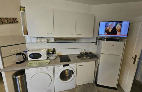 Studio tout équipé et chaleureux en rez de chaussée, parfait pour explorer Montpellier - Foto 6