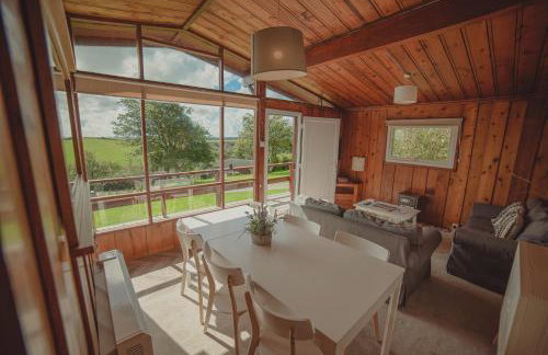 Timber Hill Self Catering Cedar Lodges - Foto 78