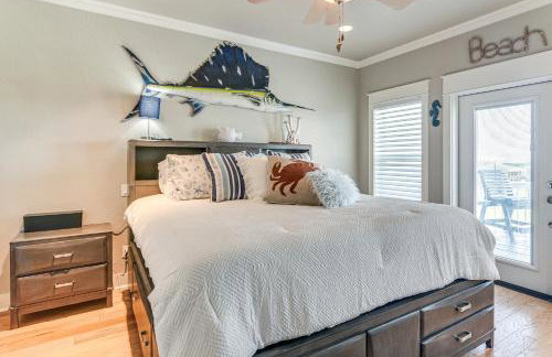 2 Blocks to Shore Crystal Beach House with Yard! - Foto 15