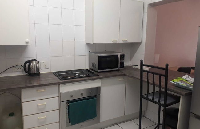 Central Sandton Apartment - Photo 19