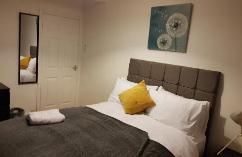 Goswick House - Entire 4Bed House Serviced Accommodation Newcastle FREE WIFI & FREE 2 OFF STREET PARKING SPACES UK - Foto 9