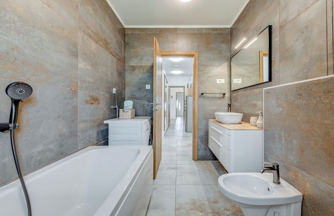 Villa Gariful - Sleeps 10 - Pool - Hottub - Petsok - Foto 24