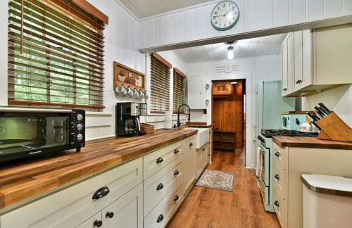 Shiners Hideaway - Cozy Cabin with Trails & Family Memories - Foto 12