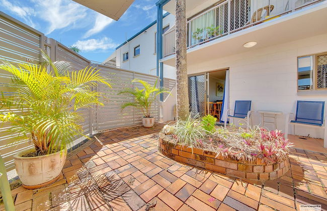 Driftwood On The Beach - Photo 36