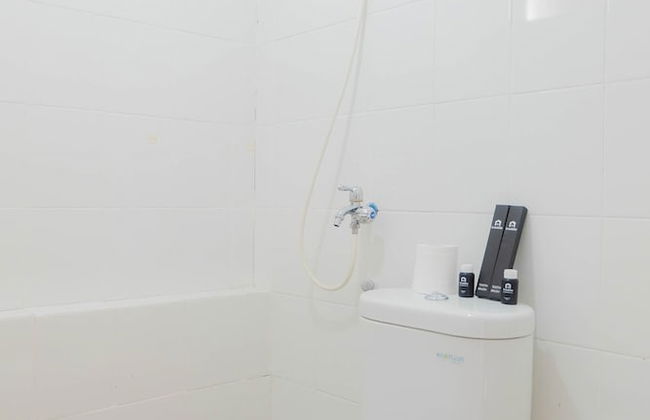 Stylish and Modern 2BR Bassura City Apartment - Photo 19