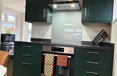 Luxury modern home log fire & outdoor living - Foto 15