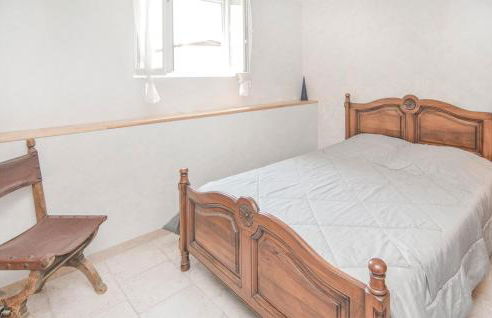 Nice Apartment In Le Sambuc With Wifi - Foto 25