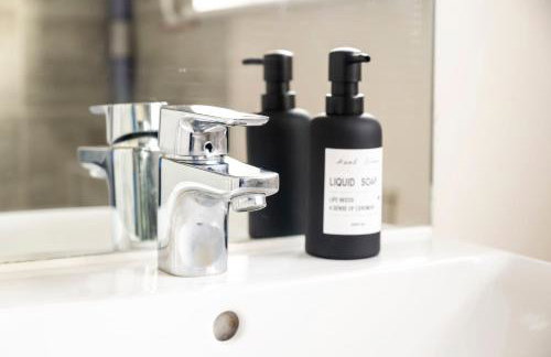 LUX Contractor & Family Haven - Parks x2, Sleeps 9 - Foto 5