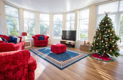 Stunning Apartment in Victorian Villa with Garden - Photo 8