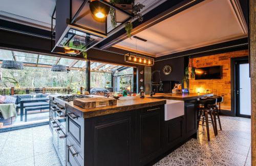 Opulent Oasis Large Luxury home sleeps 10 - Foto 36
