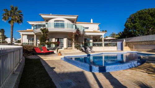 Luxury Villa with Private Pool, Gym & Leisure Room by Gale Beach LM25 - Foto 2, sunbed