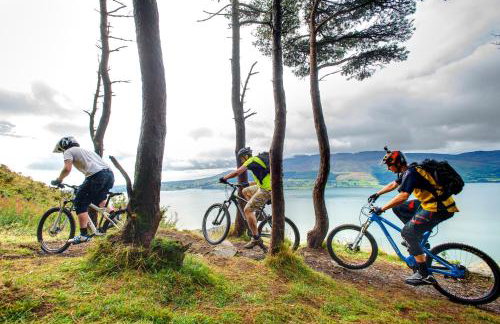 Mourne Mountain Bliss, Rostrevor 4BR Cottage with Patio & BBQ ideal for a relaxing getaway - Photo 29