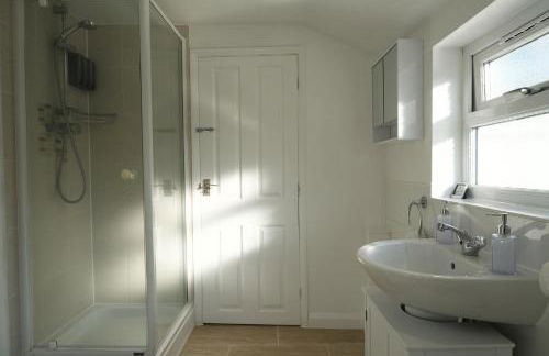 Stylish 4 Bed Home in Aylesbury, Buckinghamshire - Foto 10
