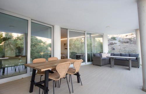 Sea View Apartment Near The Beach - Photo 11