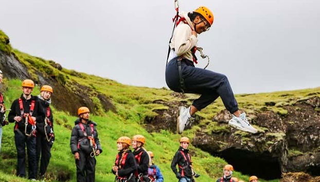 Attività di zip line a Vík