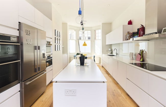 The Clapham Crib - Spacious 4bdr House With Patio - Foto 9