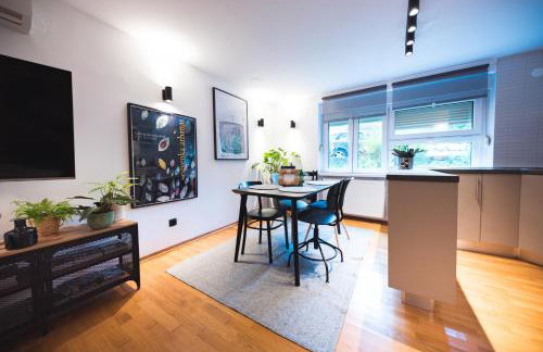 Sleep, Eat, Repeat and Park Your Car in City Center - Foto 6