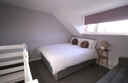 Amaya Four - Sleeps 5 - 1 bed apartment - Newly renovated- Close to town centre -Grantham Free Gym Access - Foto 9