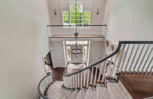 Luxury Princeton Estate Pool, Hot Tub, Sleeps 20 - Photo 47