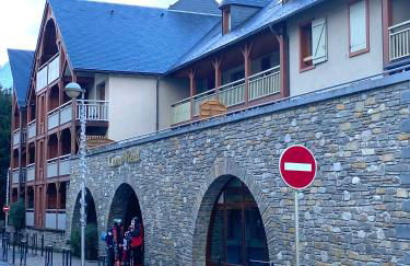 Appartement T2+coin nuit 6 pers résidence de Cami Real au centre du village de saint Lary Soulan avec piscine intérieure+ sauna et hammam - Foto 20