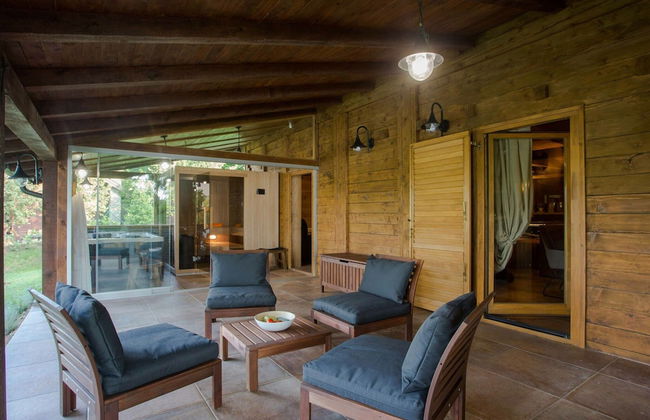 Amazing Chalet with Private Garden, Hot Tub, Sauna, Great Location by the River - Foto 32