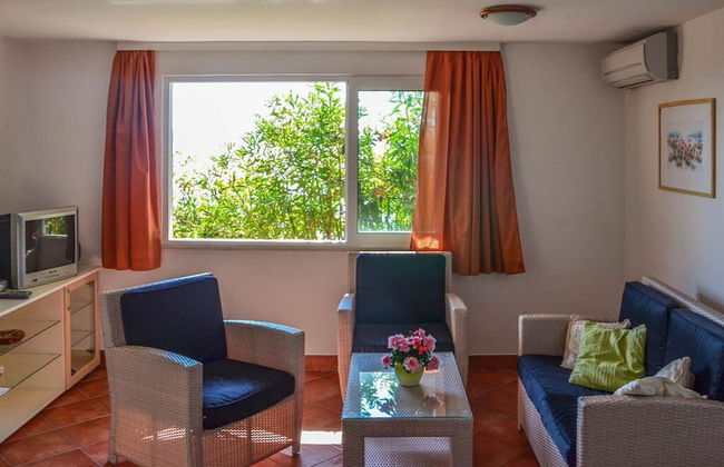 Holiday Home Barbie - Photo 19