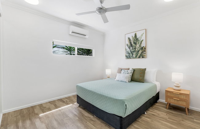Spacious 3-beds w Direct Access to Pool - Photo 4