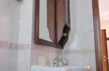 A.B Battistini Short Let's - Foto 23