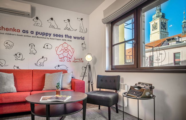 4 Arts Apartments by Adrez Living - Photo 29