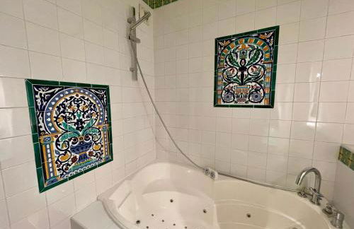 BnGo I Le Spacieux I 12 personnes, 5 chambres, 2 salle de bain, parking privé, WC séparé, Wifi - Foto 8